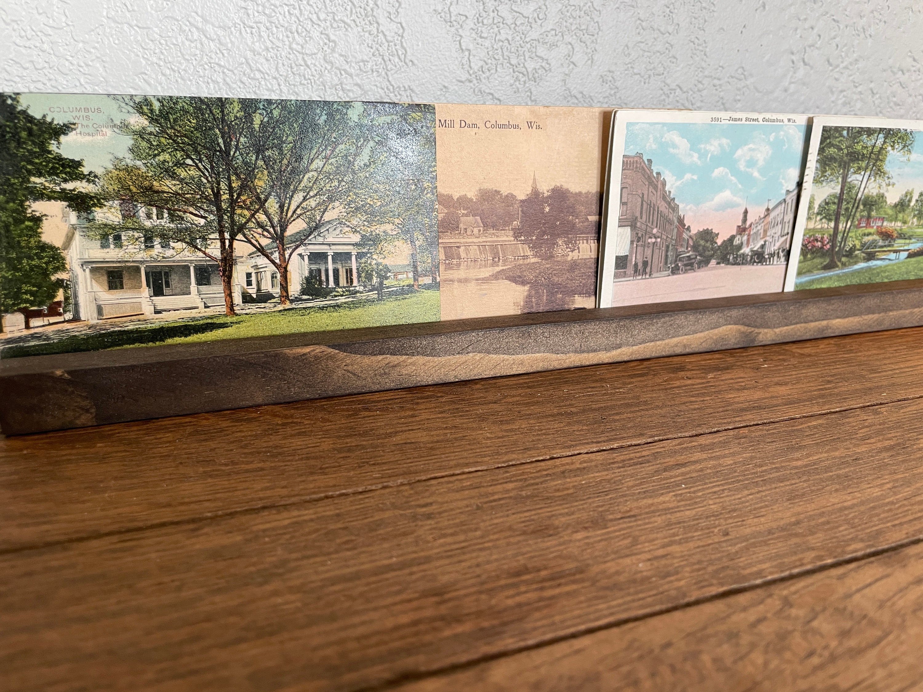 Wood Art Display: Vintage Card & Kids Art Stand - Thumbnail 7