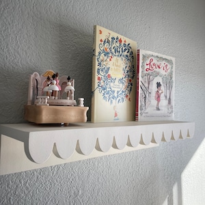 Kids Room Shelf, Scalloped Shelf, Scalloped Edge Shelf, Wave Shelf, Scalloped Book Shelf, Floating Shelf, Wavy Shelving, Nursery Book Shelf