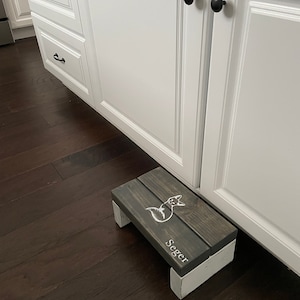 Personalized Small Step Stool, Kid Step Stool, Toddler Step Stool, Wooden Step Stool, Kitchen Step Stool, Step Stool, Gift, Birthday