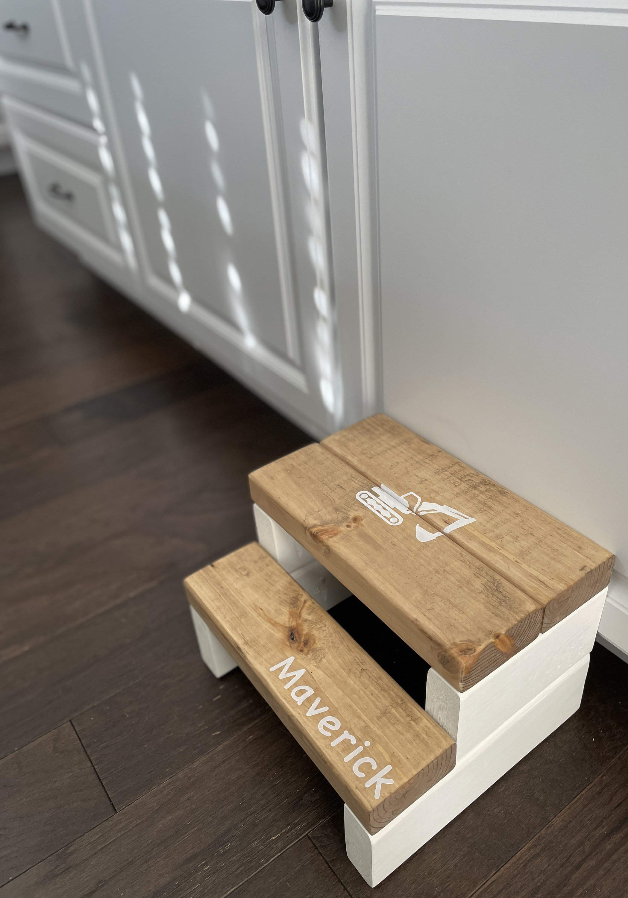 Personalized Rustic Kids Step Stool with Graphic - Thumbnail 3