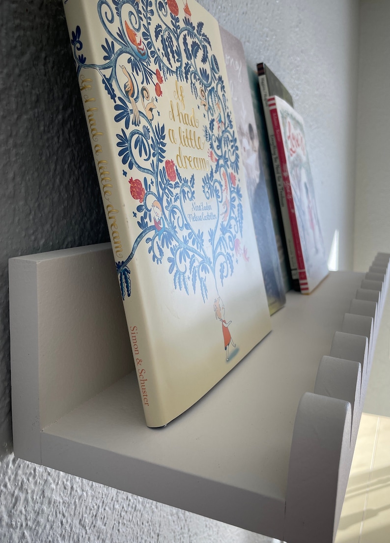 Scalloped Edge Shelf, Nursery Room Shelf, Floating Shelf with Books, White Shelf, Floating Shelf with Scalloped Edge, White Shelf
