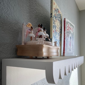 Scalloped Edge Shelf, Nursery Room Shelf, Floating Shelf with Books, White Shelf, Floating Shelf with Scalloped Edge, White Shelf