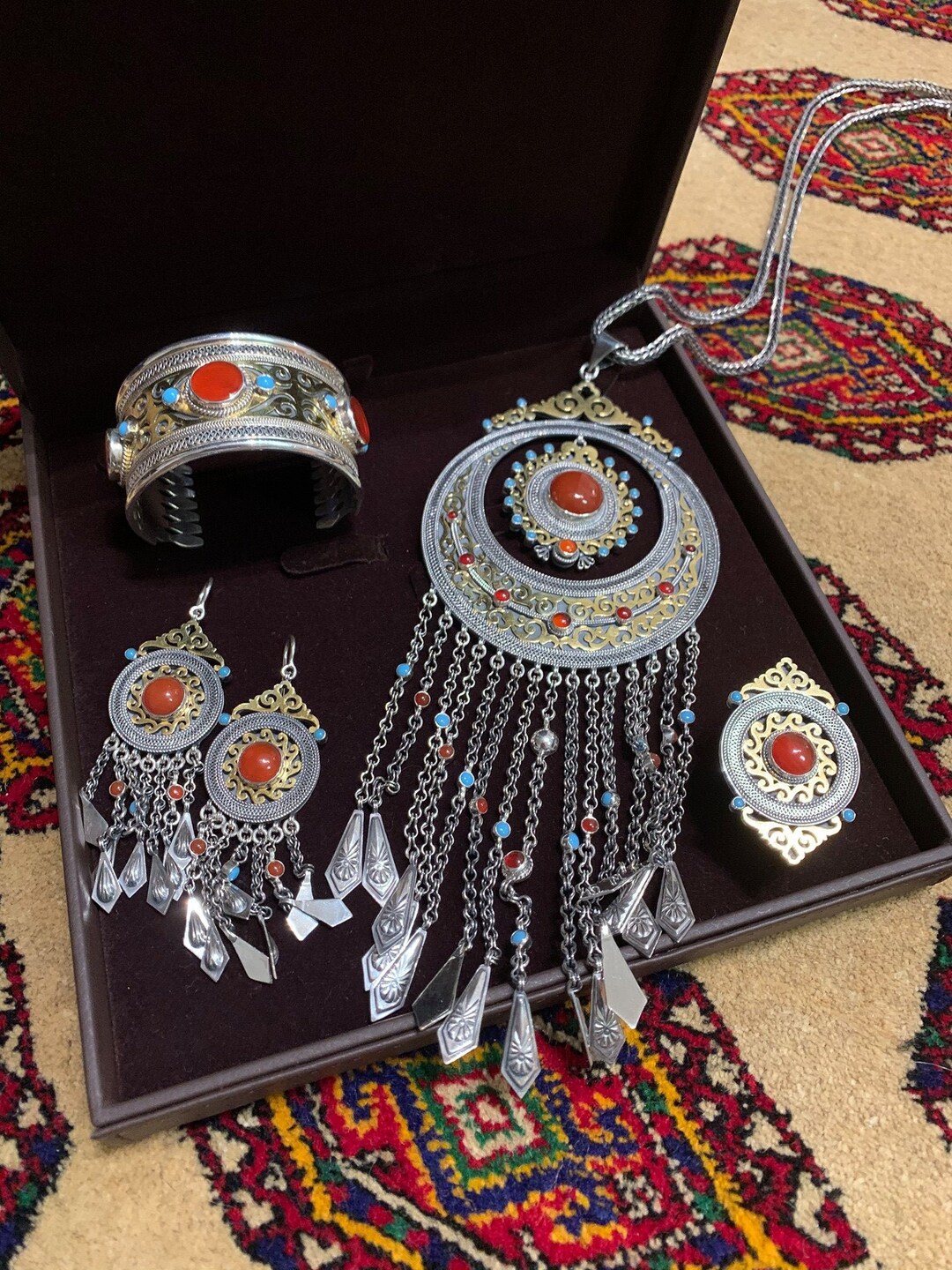超人気新品 Turkmen Handcrafted Jewelry Set Hearings, Ring, Bracelet コレクション