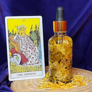 QUEEN BEE OIL | Commanding Conjure Oil | Self-Confidence and Success Spell Oil