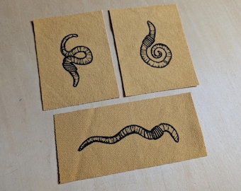 Parches de lombrices de tierra // Estampados en bloque // Lona de algodón marrón // Hecho a mano