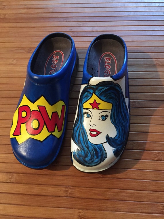 wonder woman clogs