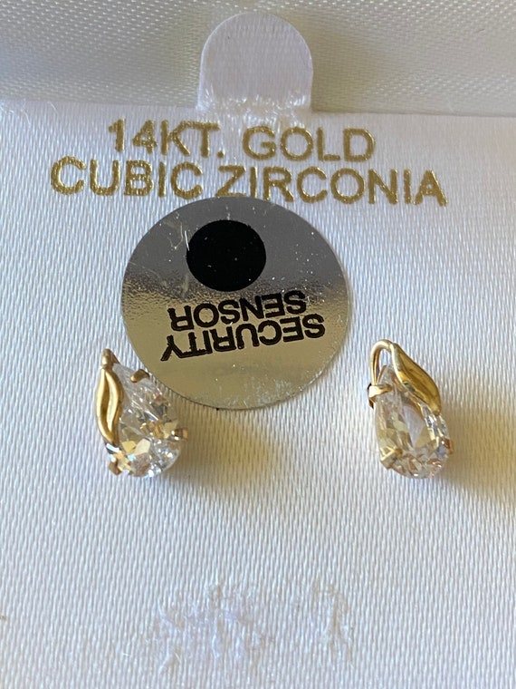 Dainty 14kt Gold Cubic Zirconia Earrings