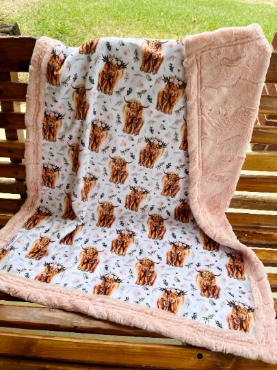 Highland Cow Calf Baby Quilt, Handmade, Modern Pink Baby Quilt, Shaggy Cow  Quilt, Minky Newborn Gift, Floral Cow Quilt, Cow Baby Nursery, 