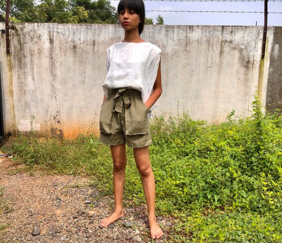 Linen store walking shorts