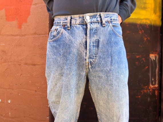 Vintage Levis Jeans 90s Denim Jeans Worn in Student Fit