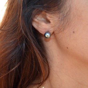 Gorgeous Timeless Gift for Women Tahitian Pearl Studs