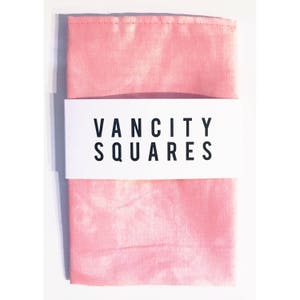 Mármol rosa - Pañuelo de bolsillo rosa con estampado jaspeado.
