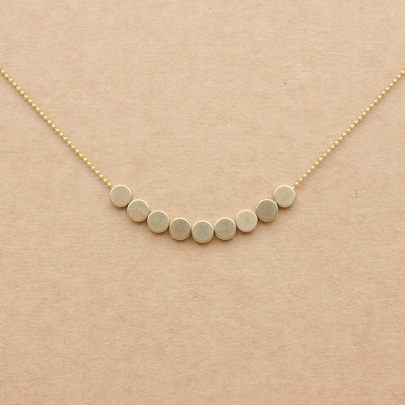 Small circular arrangement. short brass necklace 38-42 cm image 4