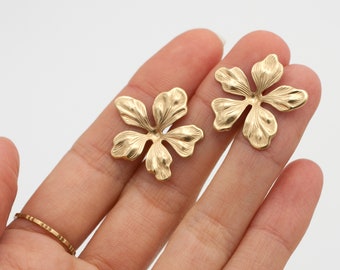 Blossoms. Handmade stud earrings made of satin matt brass with a stainless steel pin and various clasps