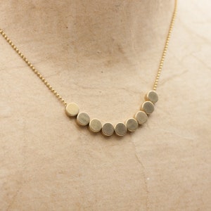 Small circular arrangement. short brass necklace 38-42 cm image 5