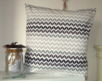 Taie d'oreiller à motifs géométriques "zig-zag" noir et blanc, 40x40cm