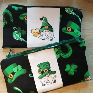 Estojo plano de gnomos irlandeses/bolsa de moedas pequena/acessórios de bolsa/presente para ela/estojo pequeno/Irlanda/trevo/cerveja