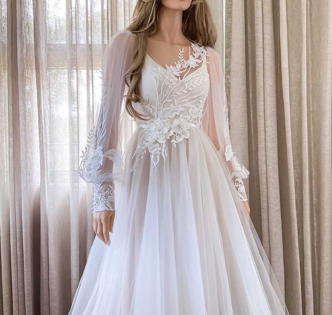 Simple Tulle Long Puff Fashion Sleeves Wedding Dresses DW647