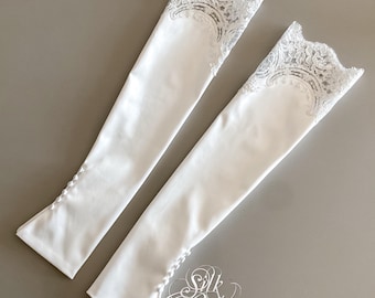 Detachable Bridal SatinSleeves with split and buttons, Lace trimmed off white Long Fingerless lace bridal gloves for wedding dress