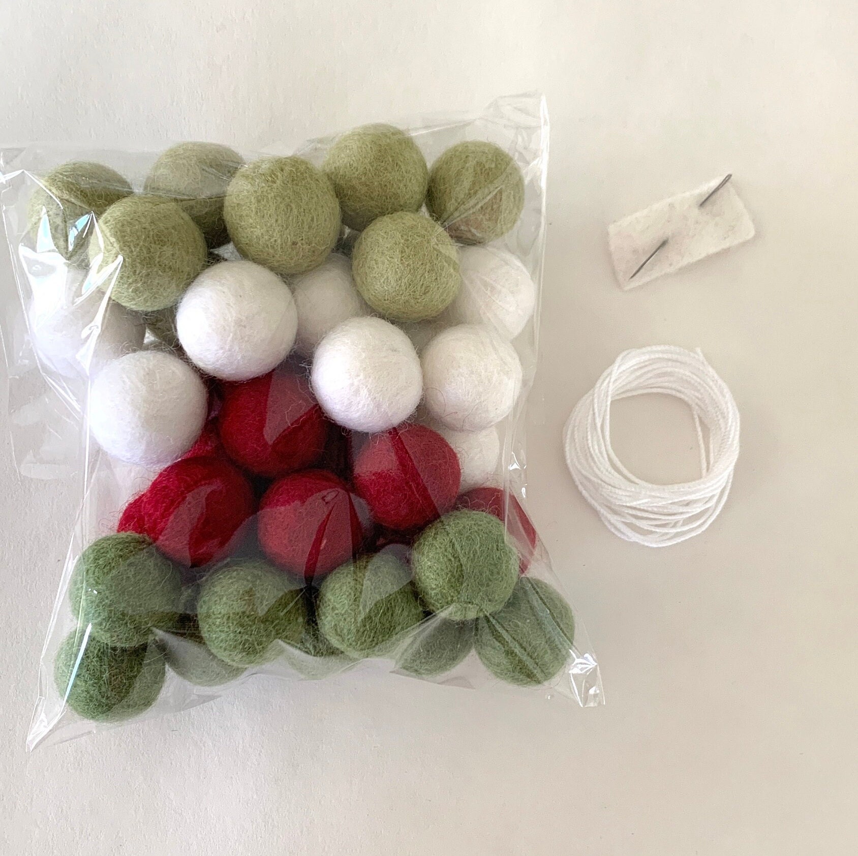1cm/2.5cm/3cm Wool Felt Balls: CUSTOM COLORS, Felted Balls, DIY Garland  Kit, Wool Felt Balls, Felt Pom Pom, Felt Balls, Custom Felt Balls 