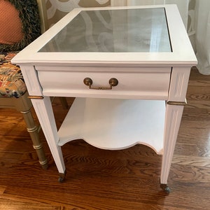 Mid-Century Hollywood Regency Side Table End Table Nigh Stand Painted High Gloss White with a Mercury Glass Top & Brass Accents