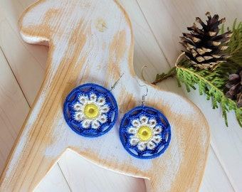 Boucles d&#39;oreilles marguerites suédoises, adorable cadeau de Suède, anniversaire romantique pour femme, cadeau de Noël scandinave, bijoux au crochet