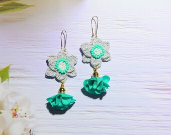 Amazing floral earrings for woman, Beautiful dangle for dancing outfit, Extra special 30 years gift, Ideal Anniversary present from husband