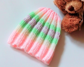 Süße neugeborene Baby Mütze, Süßes gemütliches Geschenk von der Oma, Handgestrickte Pastell Mütze, Neue Eltern Geschenk, Vom älteren Bruder, Nach Hause kommen Outfit