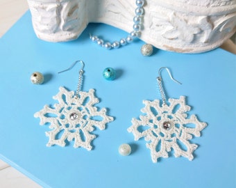 Crochet earrings, White snowflakes, Crochet jewelry, Anniversary Gift, Lace snowflake, Gift for her, White lace earrings, Zircons, Crochet