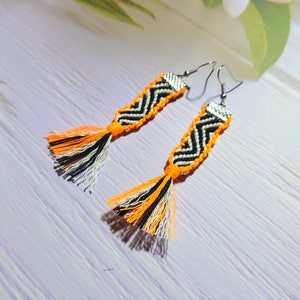 Orecchini al neon con motivi animali per lei, regalo di gioielli neutri rispetto al genere, pendenti Fringy per feste tropicali, gioielli vibrazioni estive, look colori alla moda immagine 5