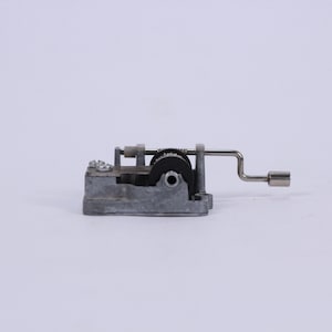 vintage music box mechanism, Hand crank mechanism, Music mechanisum