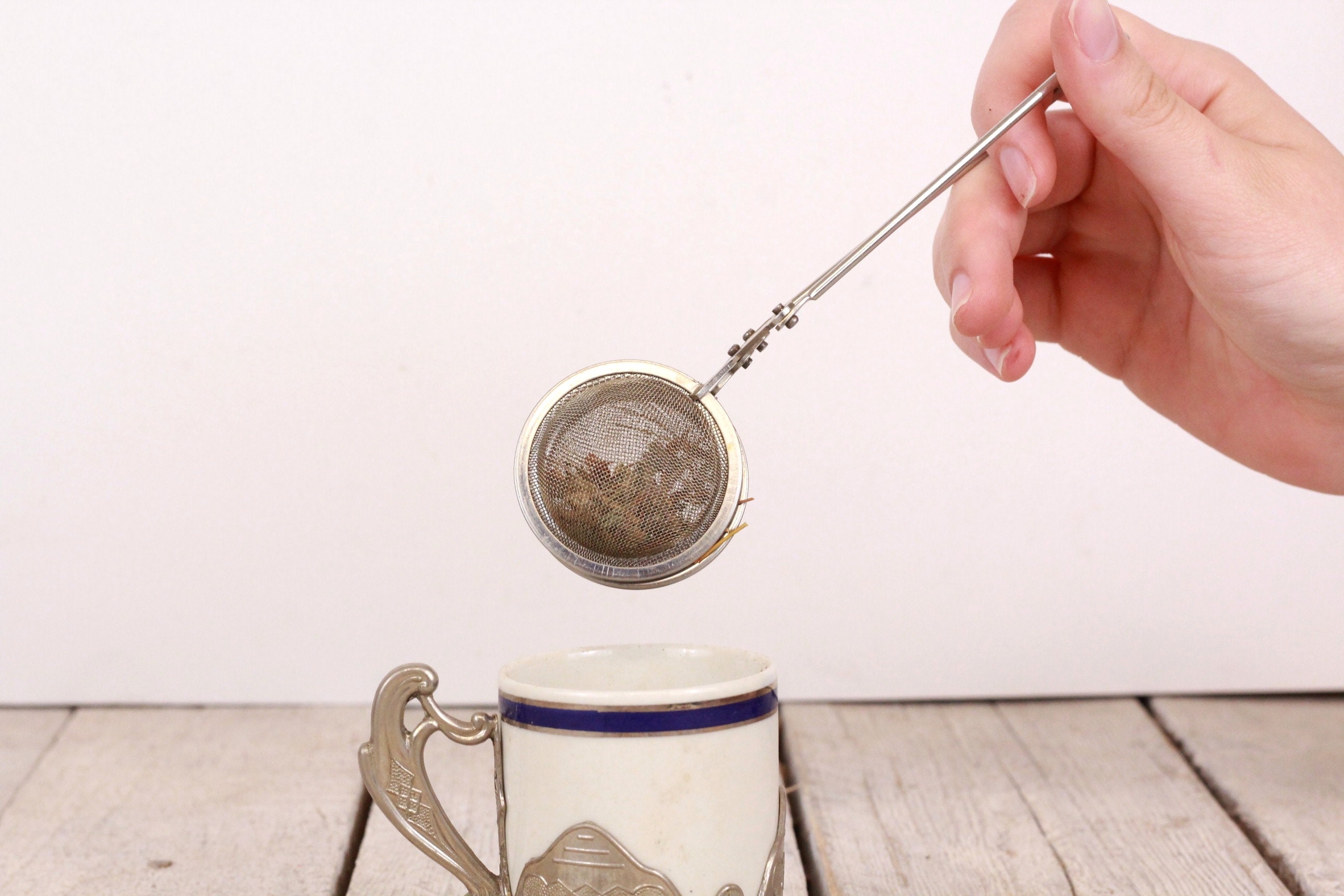 B75 Tea Leaf Holder Aluminum Tea Strainer Vintage Tea Strainer Tea Ball Tea Infuser Tea Strainer Tea Holder