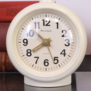 Vintage Mechanical Alarm Clock Jantar 4 Jewels, Wind up, Analog Clock Working