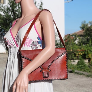 Vintage Brown Leather Shoulder Bag: Boho Handbag