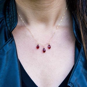 Teardrop garnet necklace/ gemstone necklace/ january birthstone /14K Gold necklace/ delicate gold chain/ 925 sterling silvers