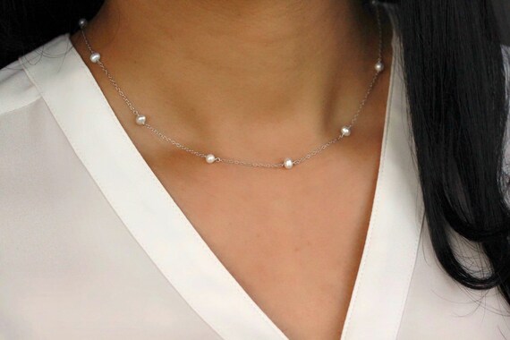 Dainty Pearl Necklace / Pearl Station 