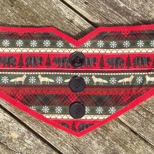 Soft, fleece bandana with  elastic!
