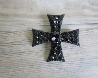 Vintage Weiss black Gothic cross brooch, convertible Maltese cross women's lapel pin