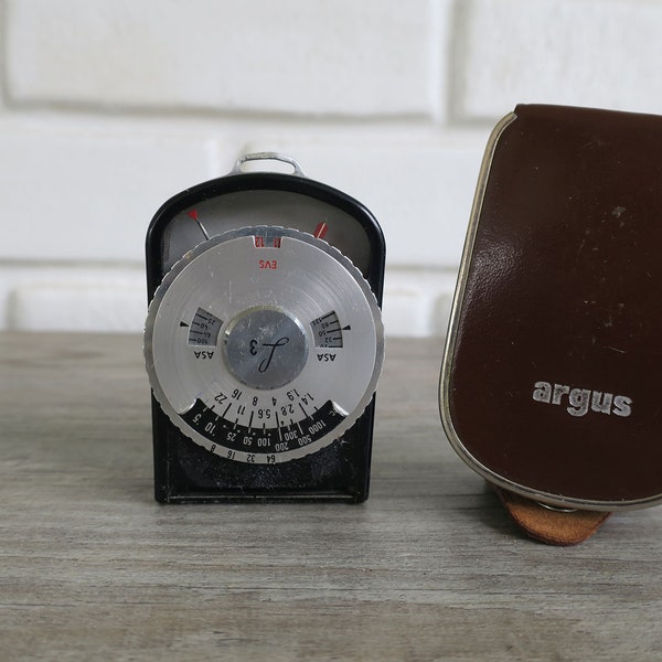 Vintage Argus exposure meter or light meter with a leather case, antique photography accessories