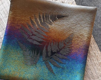 Amazing iridescent fern leaf bowl. Stunning fused glass dish. Beautiful rainbow coloured bowl.