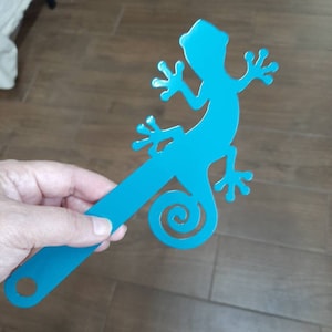 Gecko Lizard mailbox flag