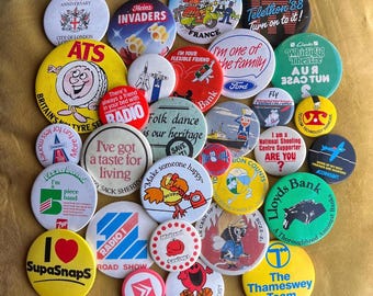 Vintage Retro Pin Anstecker Tourist Places Travel 70er 80er Jahre Sammlerstück