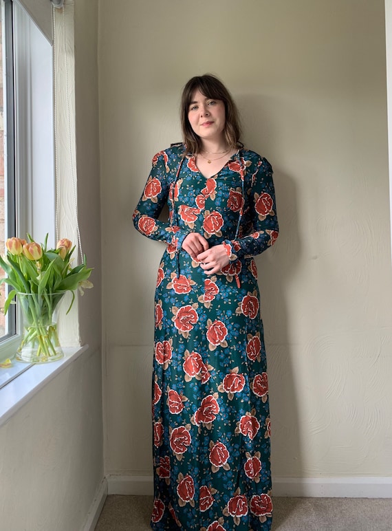 70s floral maxi dress Vintage 1970s Floral Maxi Dress