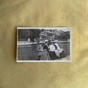 Vintage viktorianische Familiengruppe Leute Fotografie Postkarte
