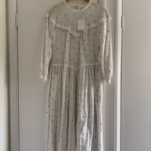 Vintage 1970s Style Meadows Camellia Daisy Embroidered Loose Fitting Prairie Cotton Dress image 5