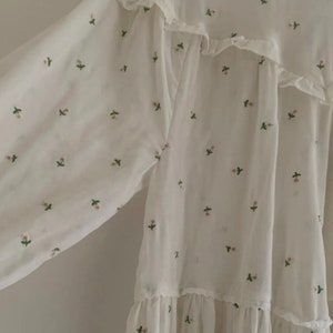 Vintage 1970s Style Meadows Camellia Daisy Embroidered Loose Fitting Prairie Cotton Dress image 8