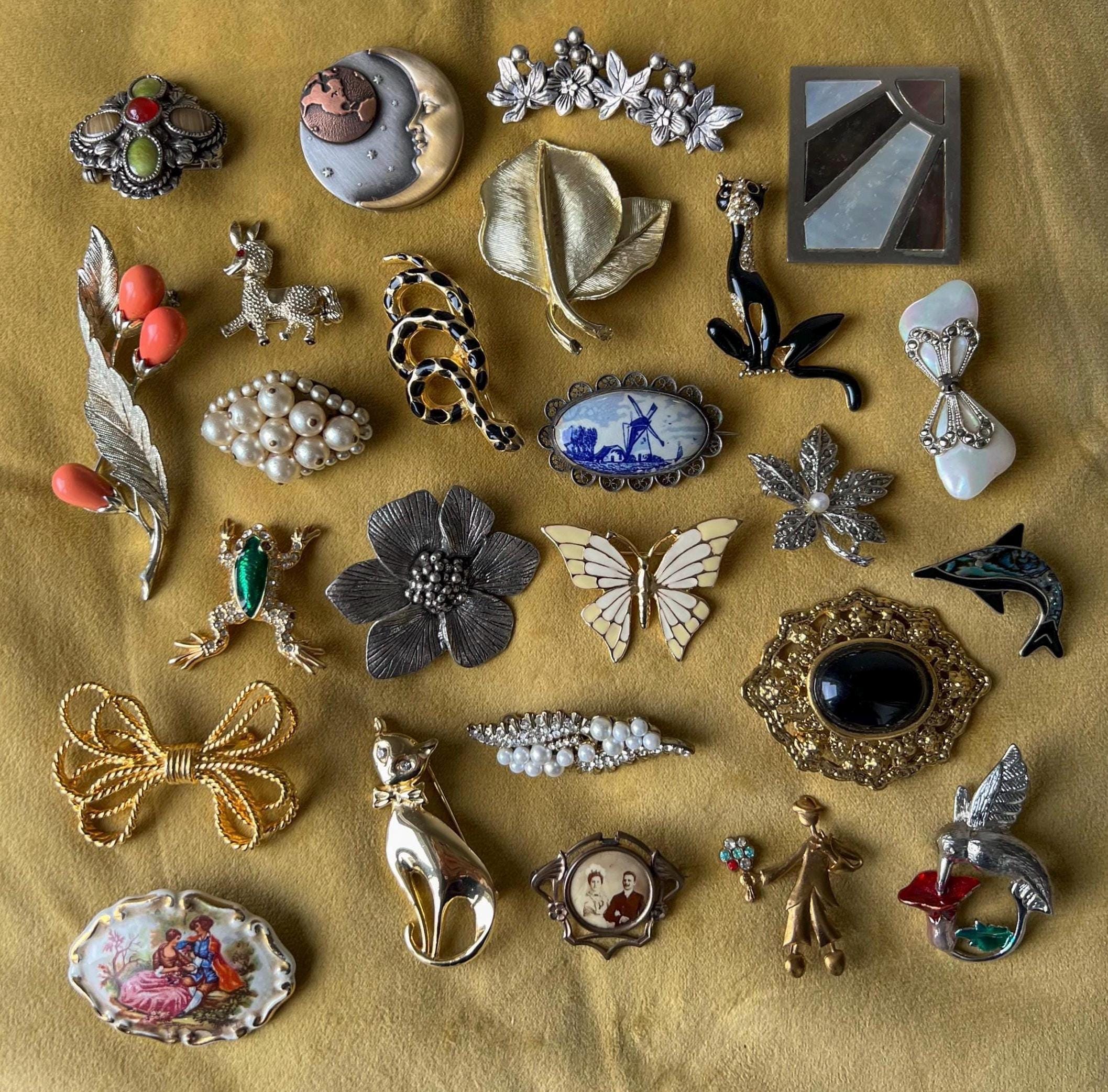 * vintage brooch ୨୧ *✵ ヴィンテージ ブローチ (b) Vintage Brooch - Etsy UK