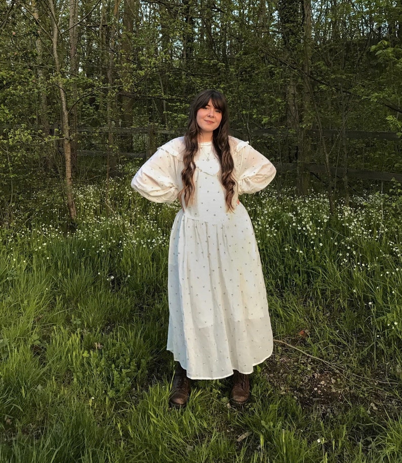 Vintage 1970s Style Meadows Camellia Daisy Embroidered Loose Fitting Prairie Cotton Dress image 1