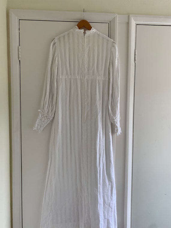 Vintage 1970s White Cotton Maxi Dress - image 9