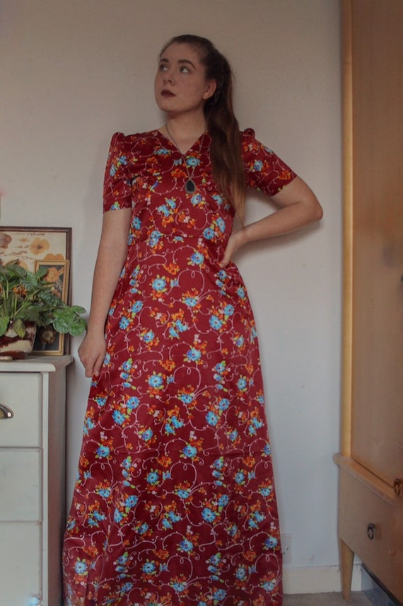 Stunning vintage 70s floral burgundy maxi dreas
